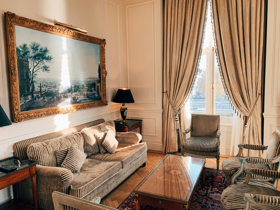 How to Choose Artwork for Your Living Room